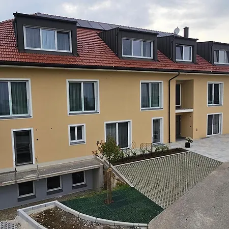 Bruendl - Fruehstueckspension Und 3* Wilhering