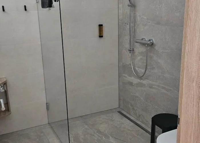 Bruendl - Fruehstueckspension Und Oda ve Kahvaltı 3*